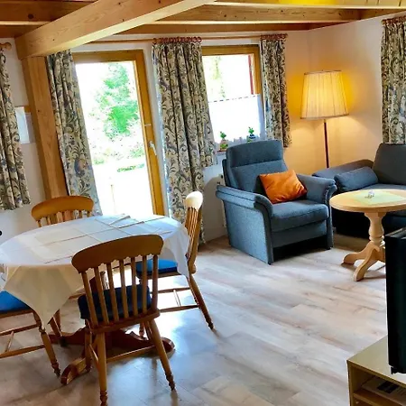 Lägenhet Idyllisch Wohnen Mit Balkon & Perfekter Anbindung *